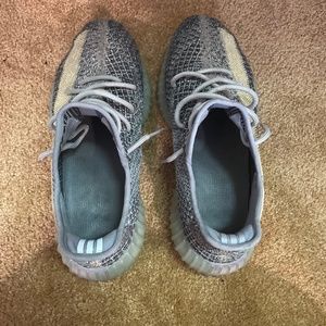 Yeezy350 size 9